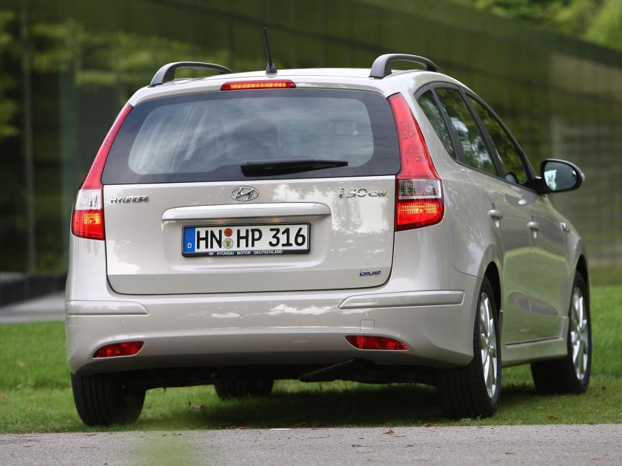  Hyundai i30 CW Blue Drive 2010 года  (фото 15 из 21)